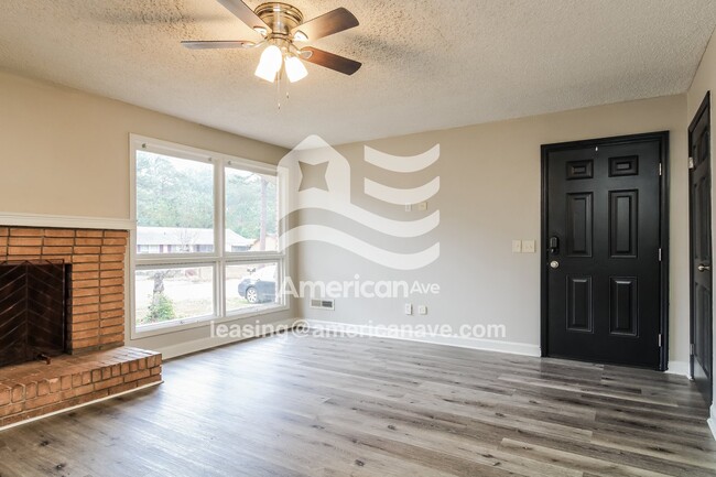 Photo - 2520 Stonehenge Dr