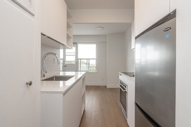 Photo - 99 Tyndall Ave Unit 706