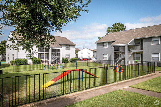 Dog Park - The Grove at Southwood Apartments