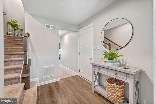 Photo - 205 Dalton Dr