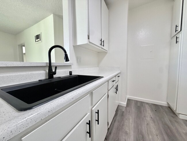 Photo - Western Serrano Ave Apartments