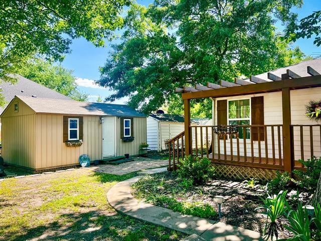 Photo - 182 Douglas St