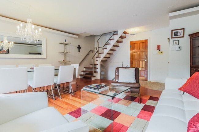 Photo - 28-28 Admiral Rd