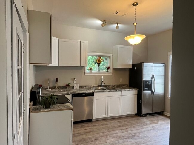 Photo - 222 Telfair St