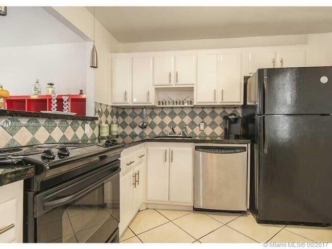 Photo - 20400 W Country Club Dr Unidad 410