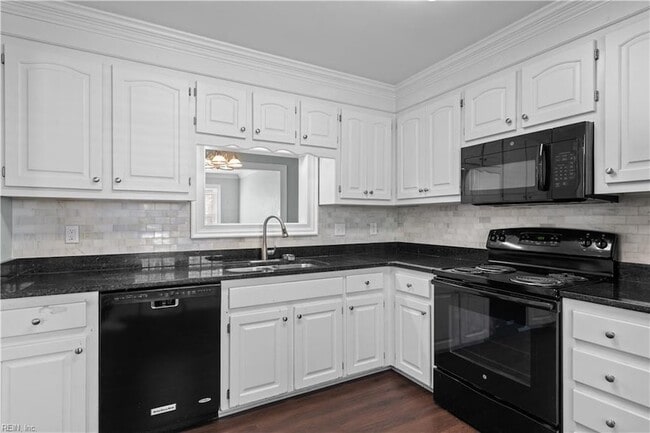 Photo - 345 Middle Oaks Dr