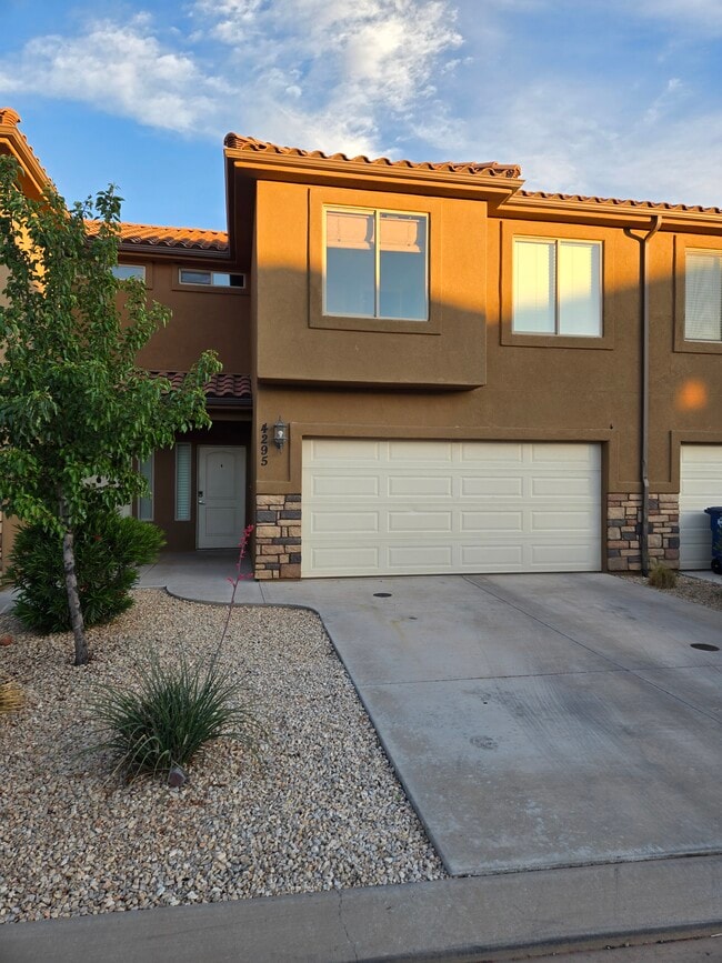 Photo - 4295 Bella Vista Dr Townhome