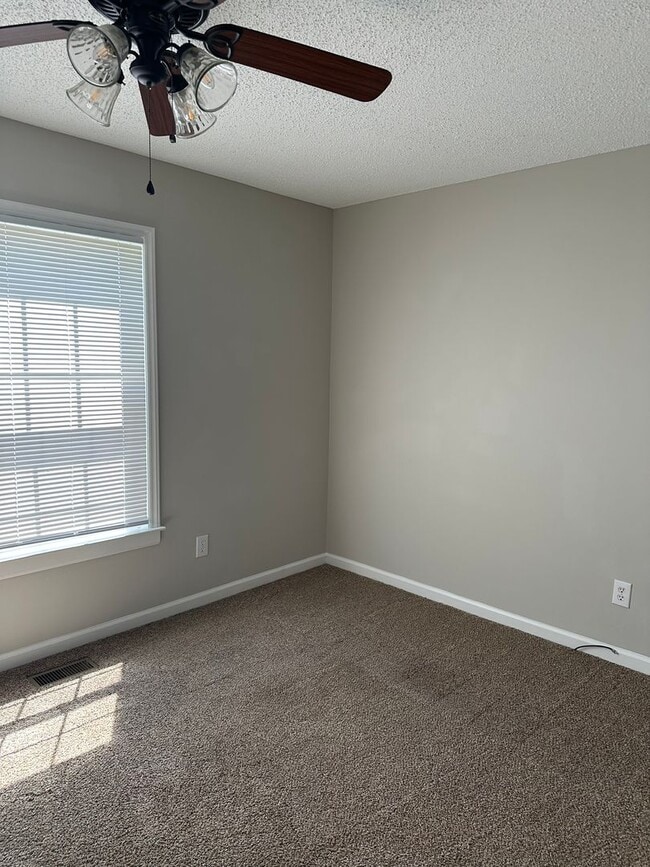 1504 Manora Ct