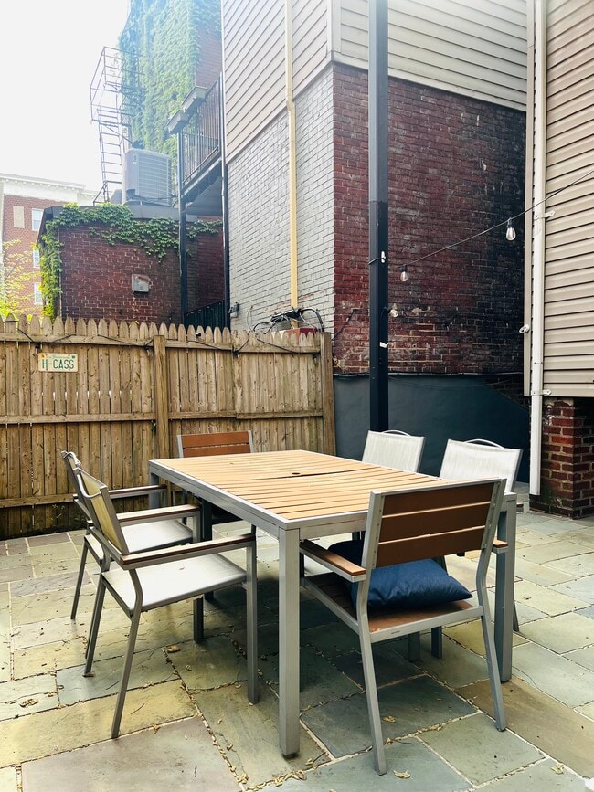 Photo - 1305 Clifton St NW