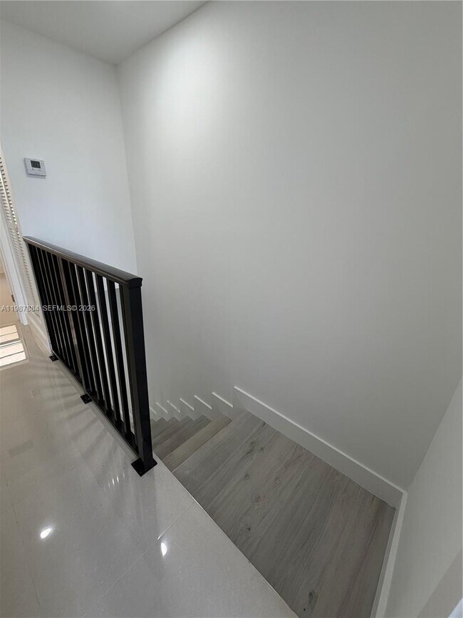 Photo - 1550 W 7th Ct Unit 18