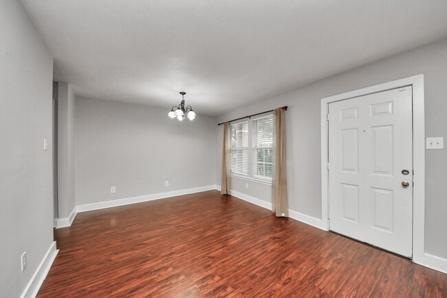 Photo - 1536 Kew Garden Dr