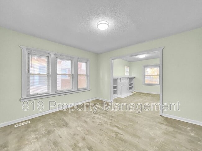 Photo - 2231 E 68th St