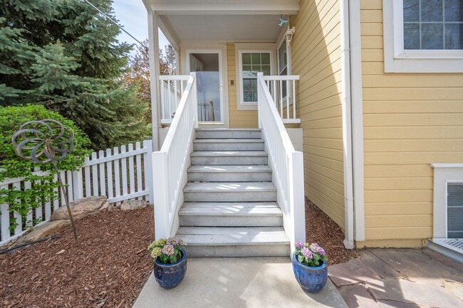 Photo - 692 Beauprez Ave