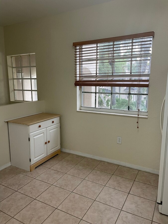 Photo - 5630 NW 114th Path Unit 207