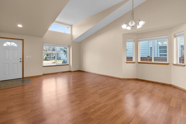 Photo - Beautiful 4 bedroom 2.5 bath in Maple Valley