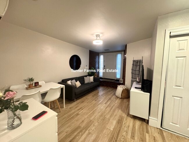 Photo - 91 Hudson St Unit A