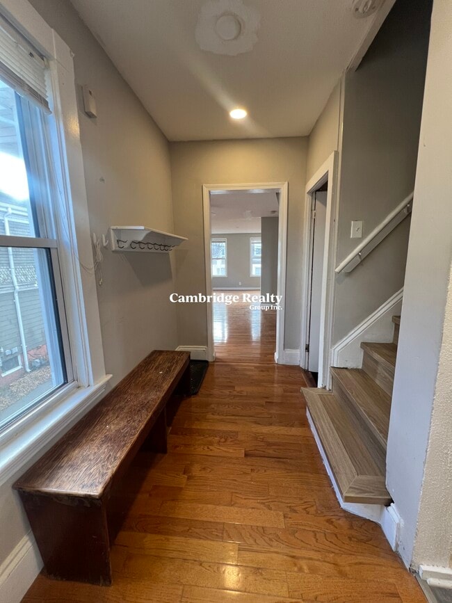 Building Photo - 15 Hudson St Unit 2