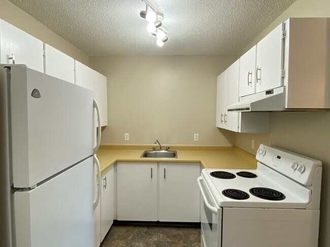 1130-1130 Willemar Ave