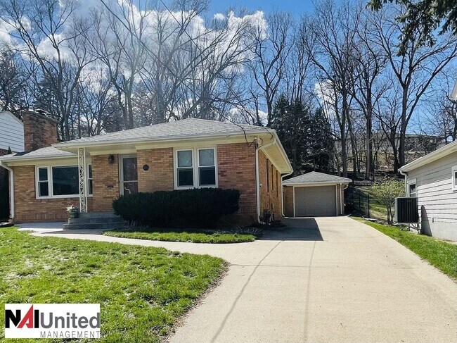 Photo - 3 bedroom, 2 bathroom near Grandview Park