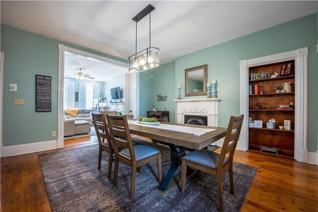 Photo - Stunning South Side 3BR - Skyline Views, Master Suite & Finished 3rd Floor
