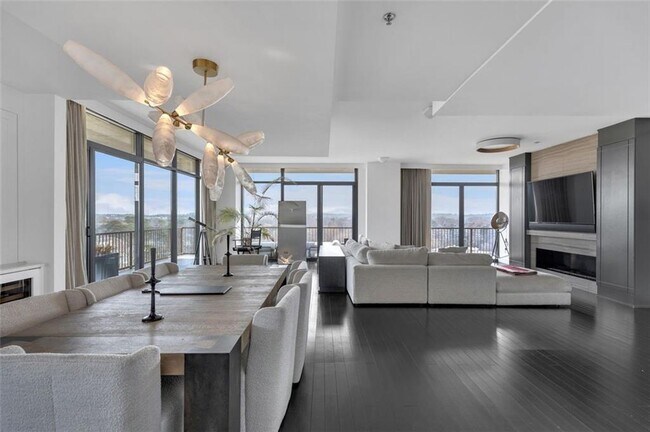 Photo - 2233 Peachtree Rd NE Unidad 801