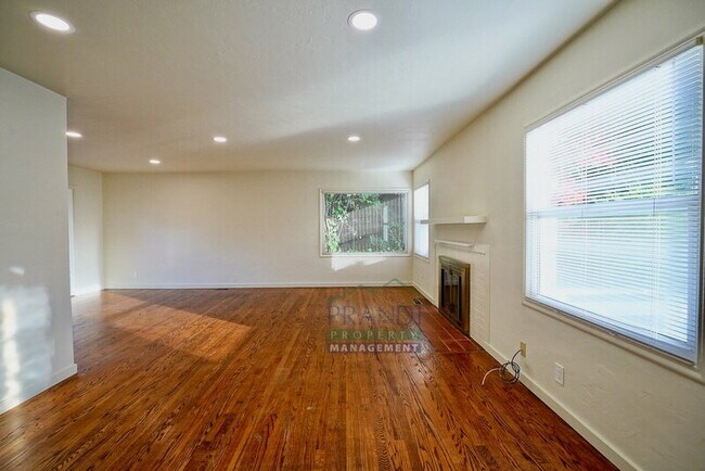 Photo - 101 Reed Blvd