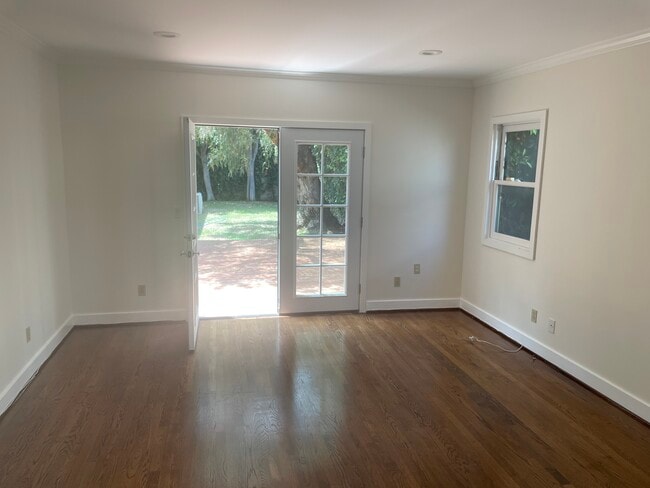 Photo - 1523 Carmona Ave