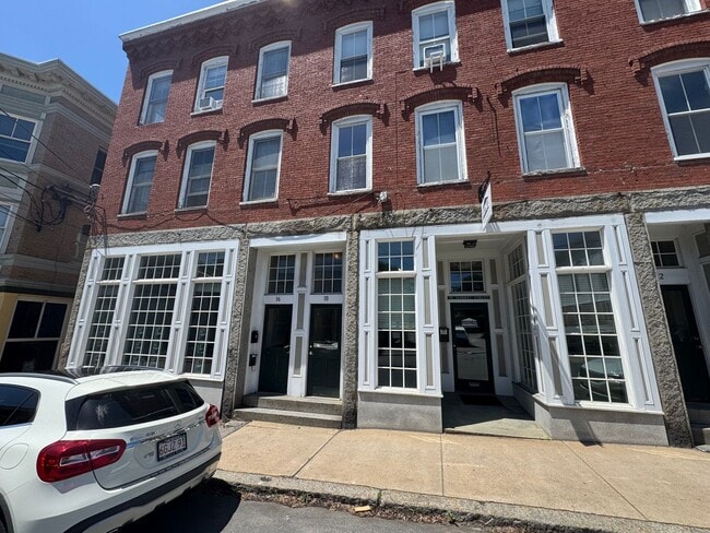 Photo - 16 Market St Unit 3