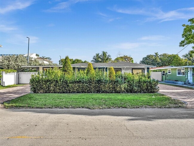 Photo - 1647 NE 146th St