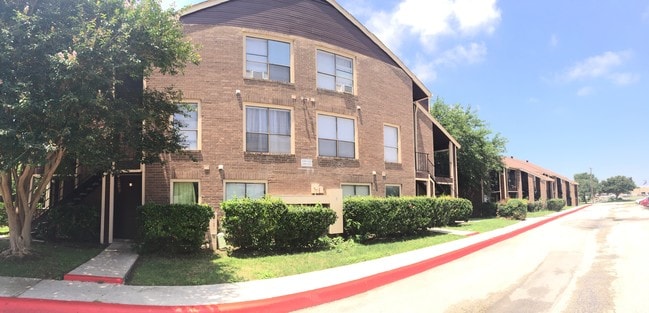 Briarbend Apartments