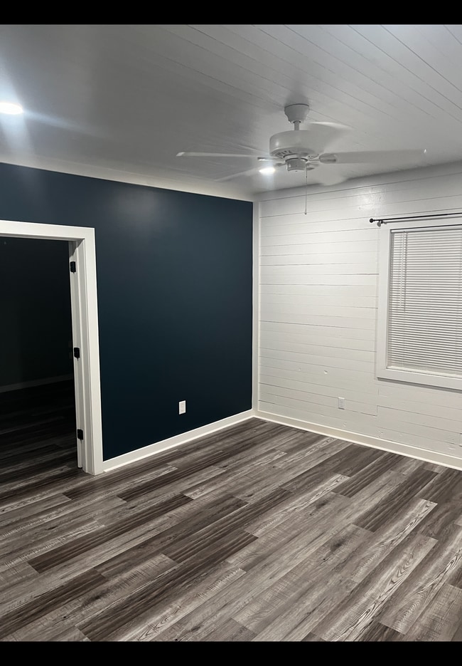 Photo - 720 15th St SE