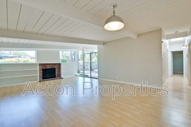 Photo - 3974 Duncan Pl