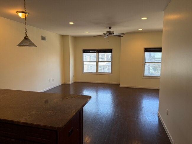 Sala de estar - 43 Ravine Ave Unidad #1