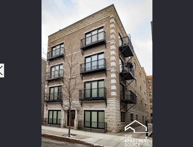 Photo - 670 N Peoria St Unidad 4