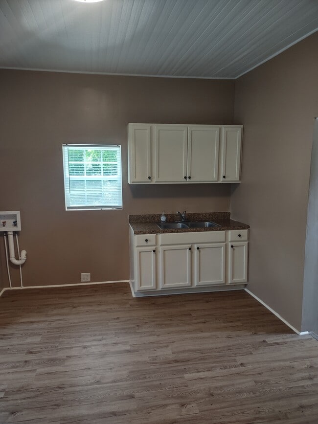 Photo - 809 Sunset St