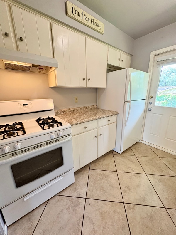 Building Photo - 326 Briarwood Dr Rental