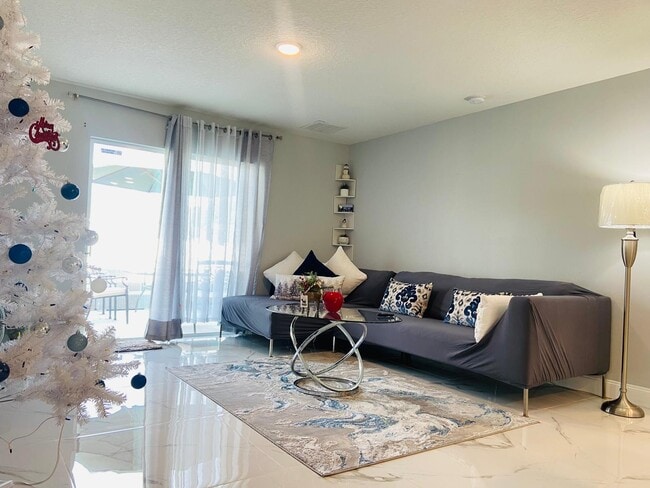 Photo - 479 SW Holden Terrace