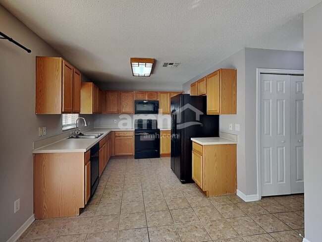 Photo - 1921 Knollcrest Dr