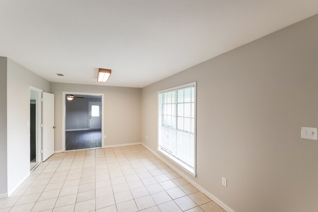 Photo - 378 Barrow St