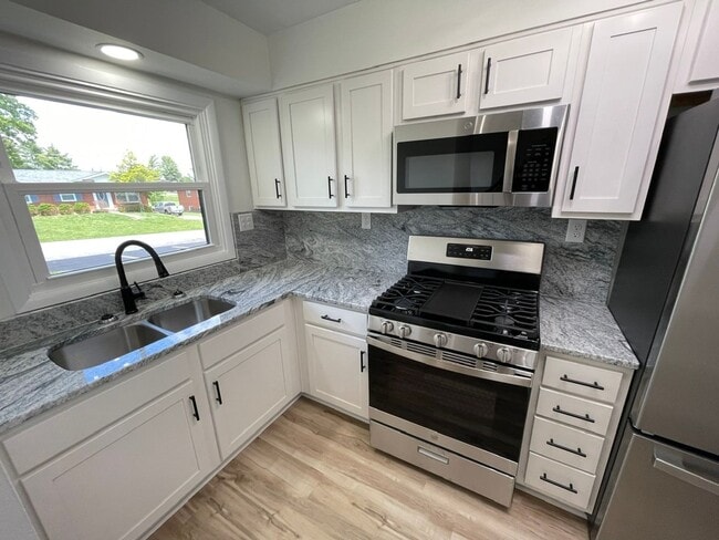 Photo - Fully Furnished Mid Term Near Shelbyville Country Club! Unit 1217 Mary