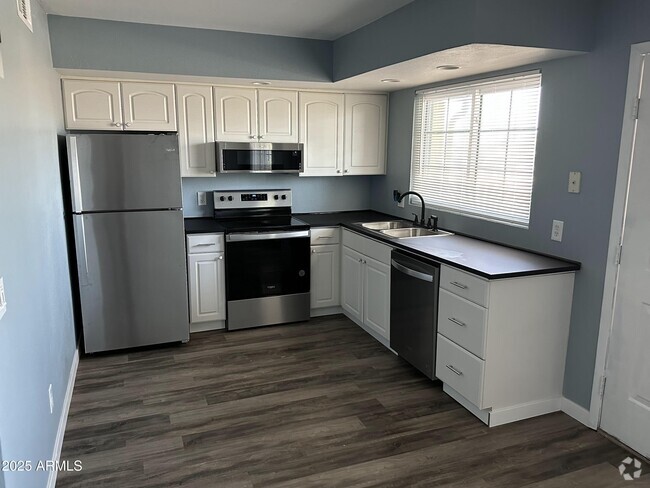 Building Photo - 45 N Phyllis Unit 204 Rental