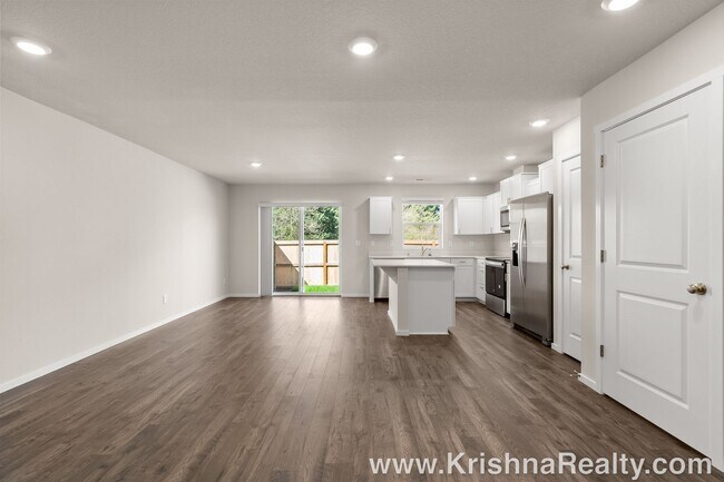 Photo - Beautiful NEW CONSTRUCTION 3 Bedroom, 2.5 ...
