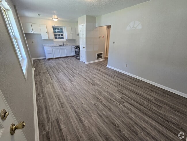 Building Photo - 113 E Kelly Ave Rental