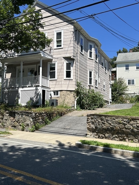 Building Photo - 97 Bow St Unit 1