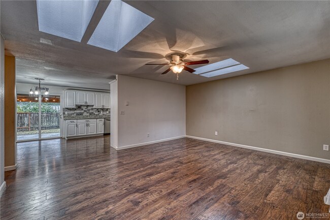 Photo - 11319 Carter Ave SW House