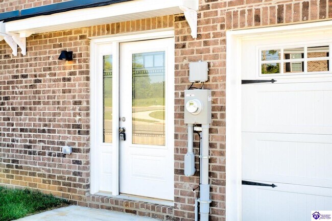 Photo - 203 Dixon Cir