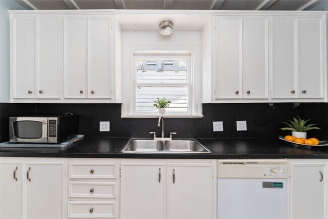 Photo - 1411 Kipling St Unit 2