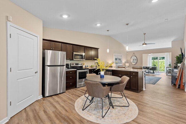 Photo - Redwood Lafayette