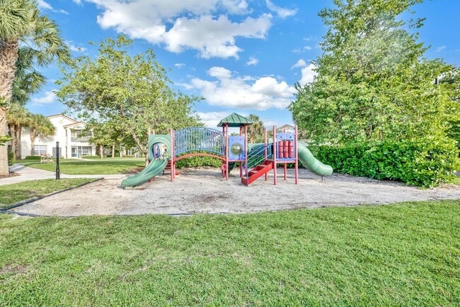 Photo - 356 SE Rogers Ct Unit 356
