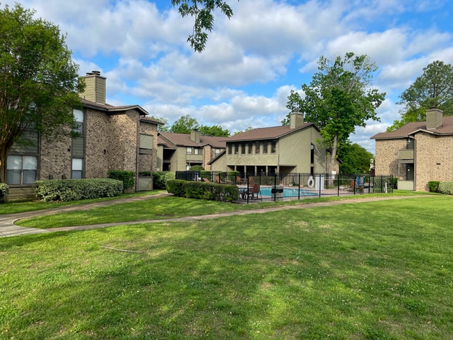 Sommerset-Apartments_community-area2.jpg